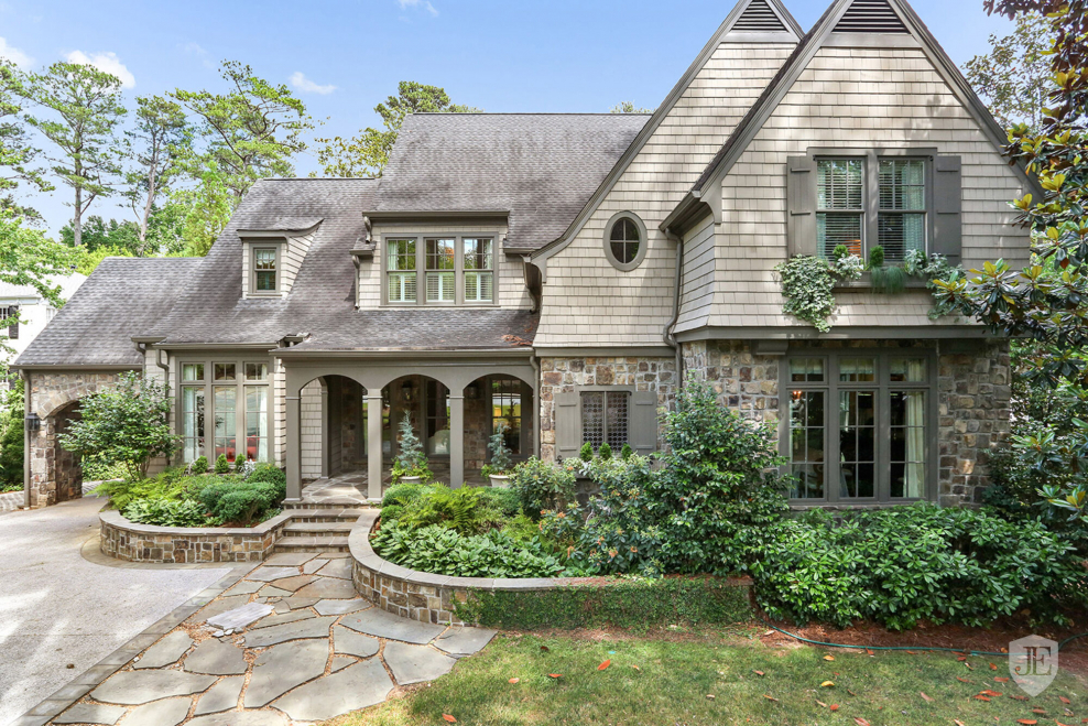 Дом в колониальном стиле