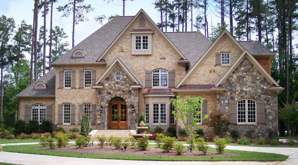 Фасад дома в стиле Кантри