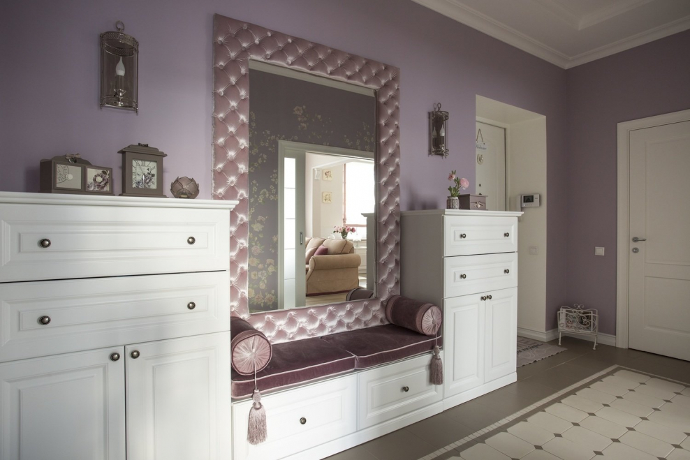 Фиолетовая прихожая в стиле Прованс
