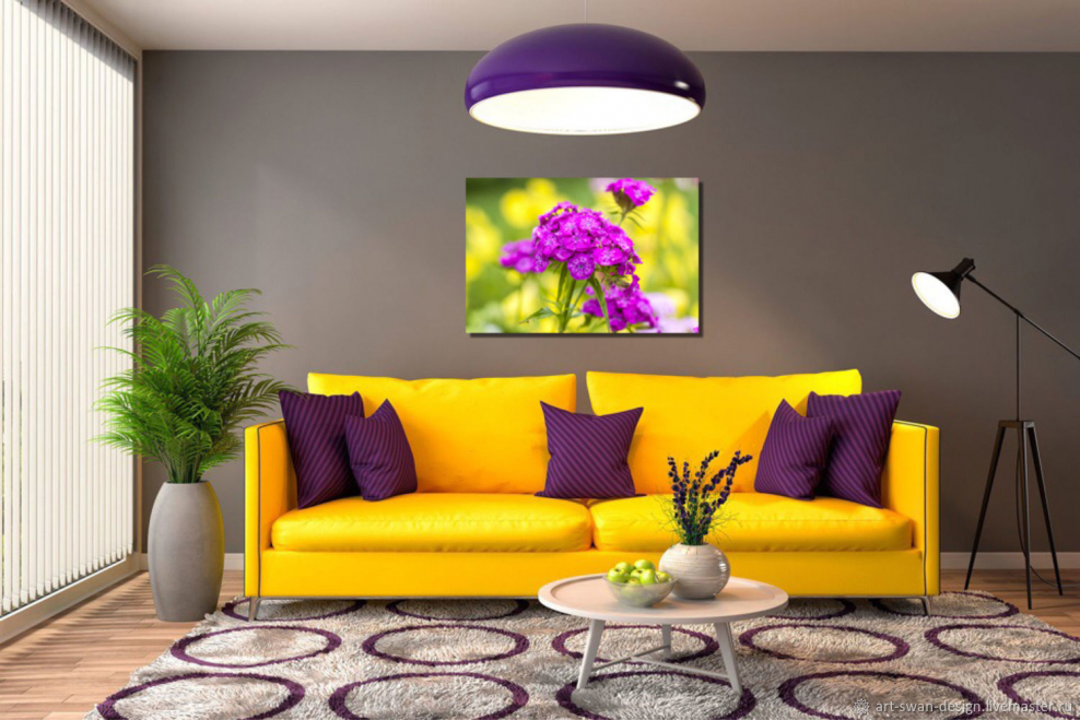 Желтый диван в интерьере