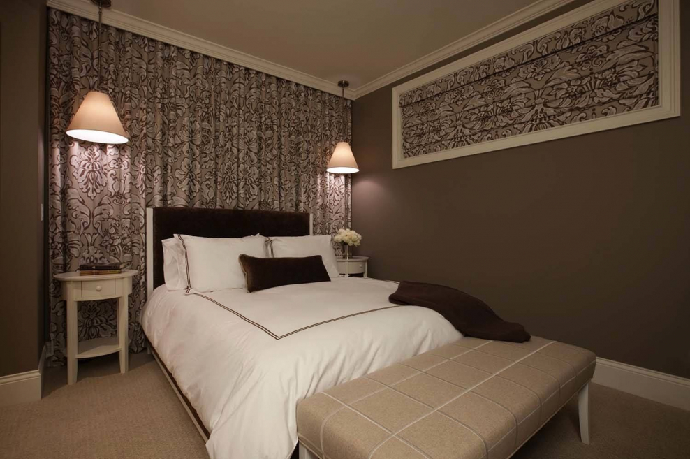 Спальня в комнате без окон