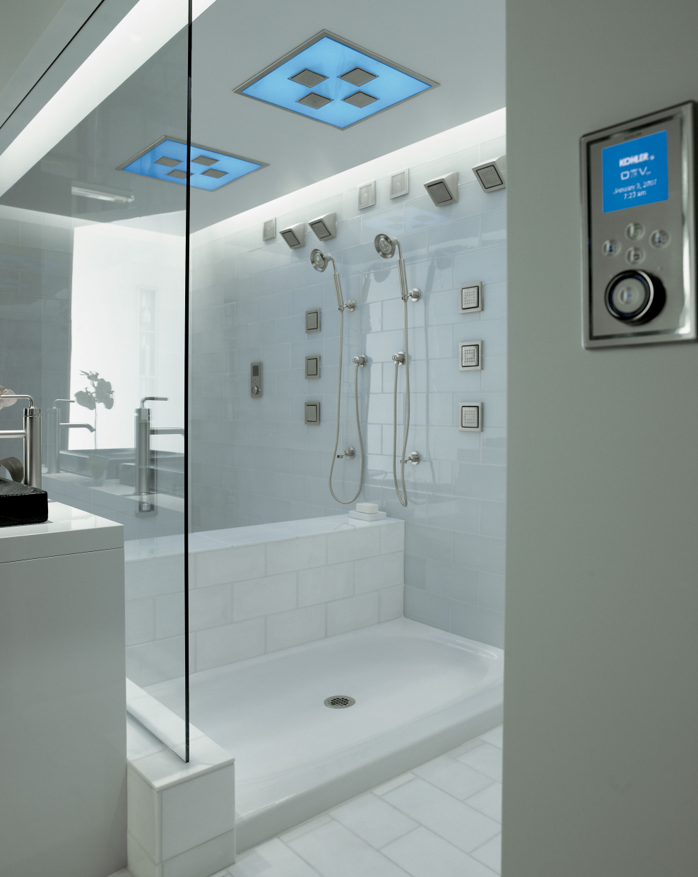 Душевые кабинки хайтек