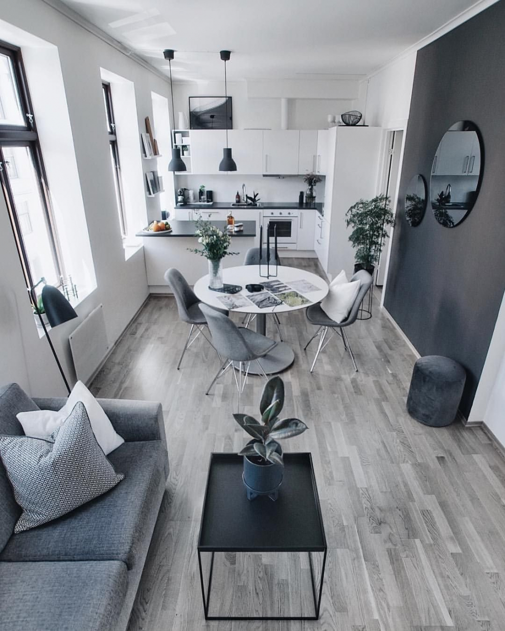 Квартира в бело серых тонах