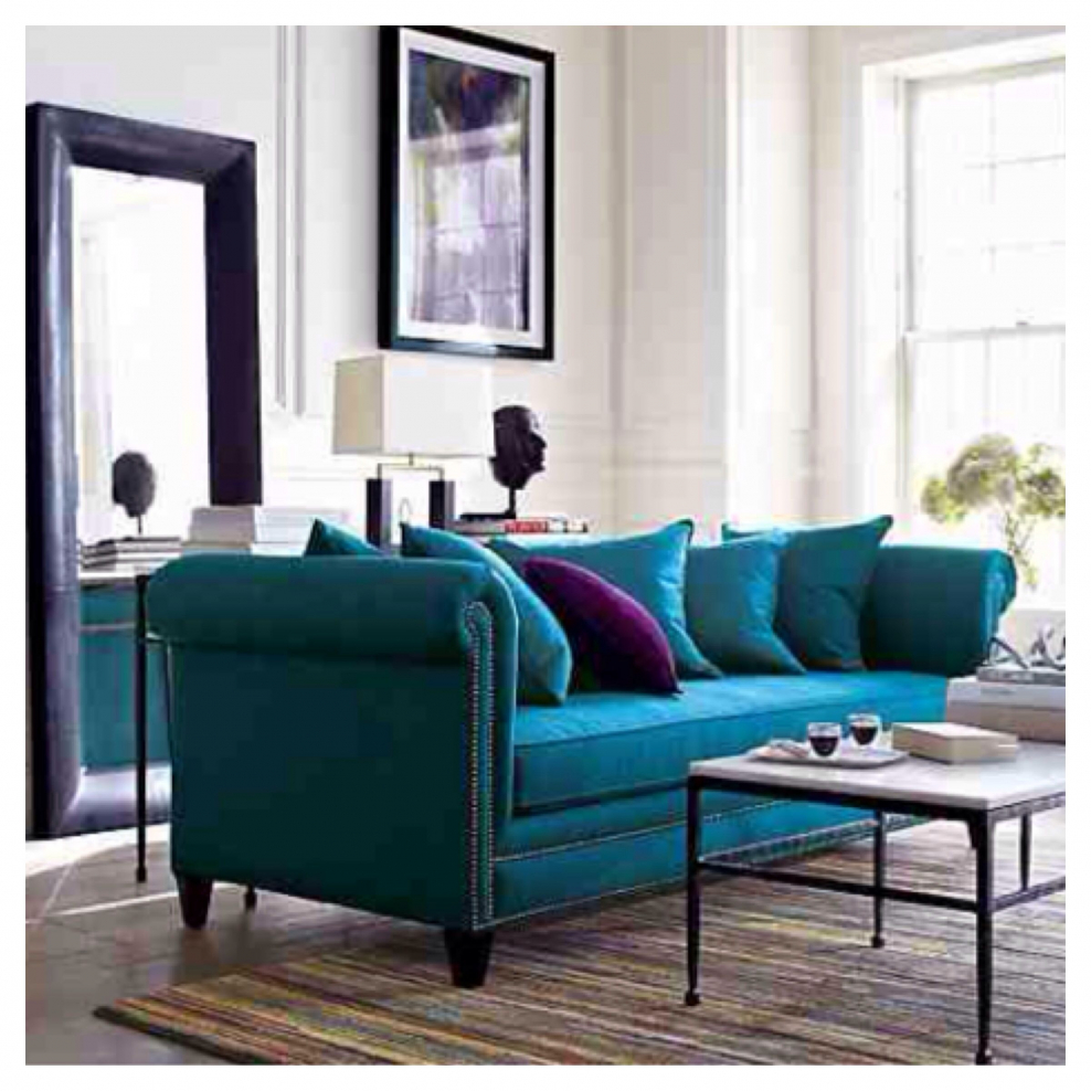 Диван бирюзового цвета