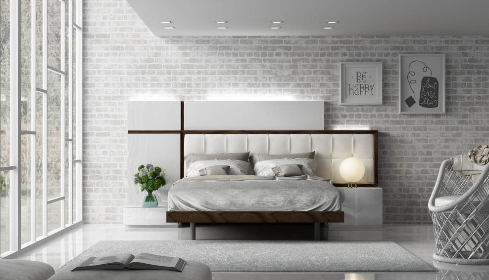 Кровать с тумбочками