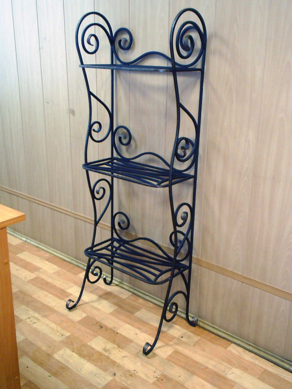 Кованый стеллаж для цветов