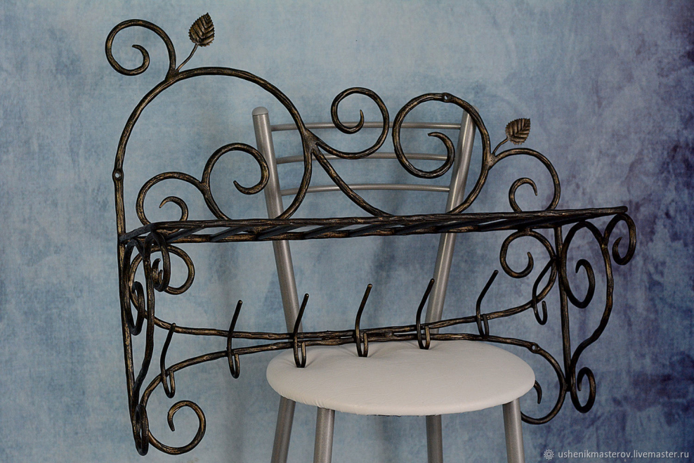 Кованые вешалки в прихожую