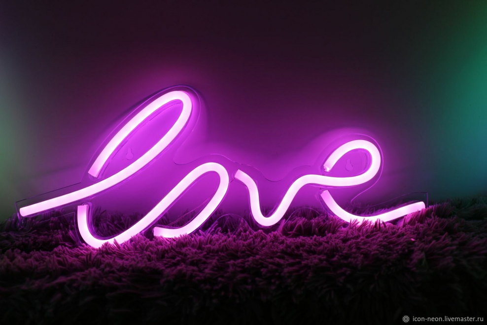Неоновый светильник "Love"