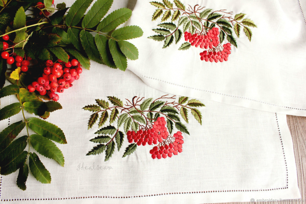 Рябина бусы