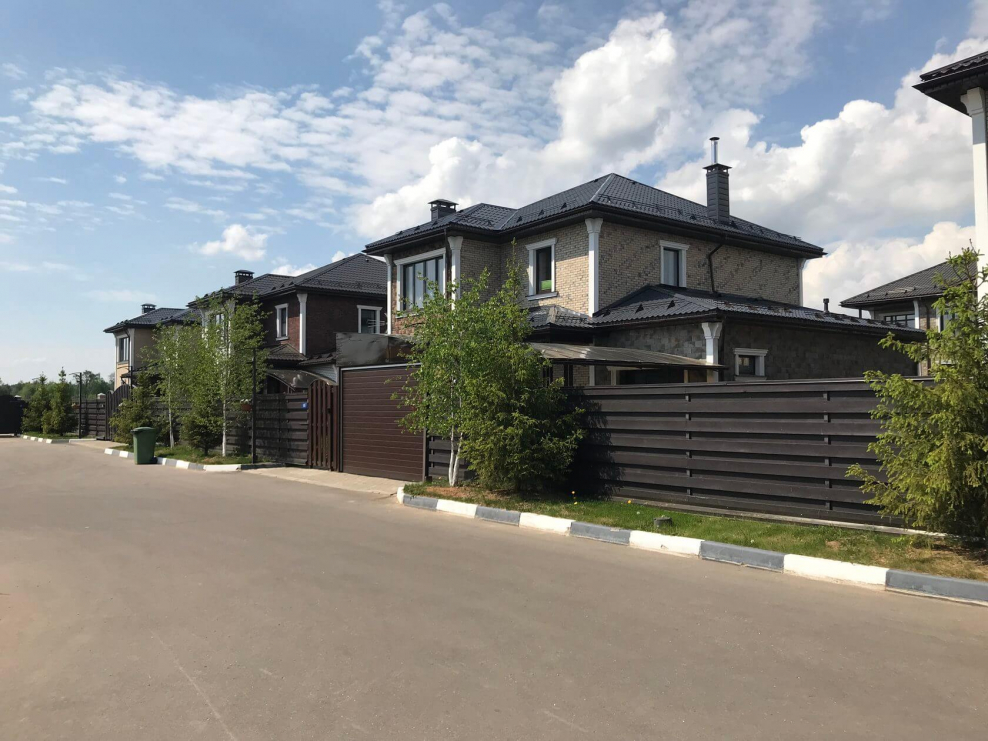 Истра-Вилладж озеро