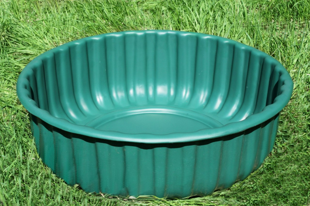 Пластиковые ванны для сада