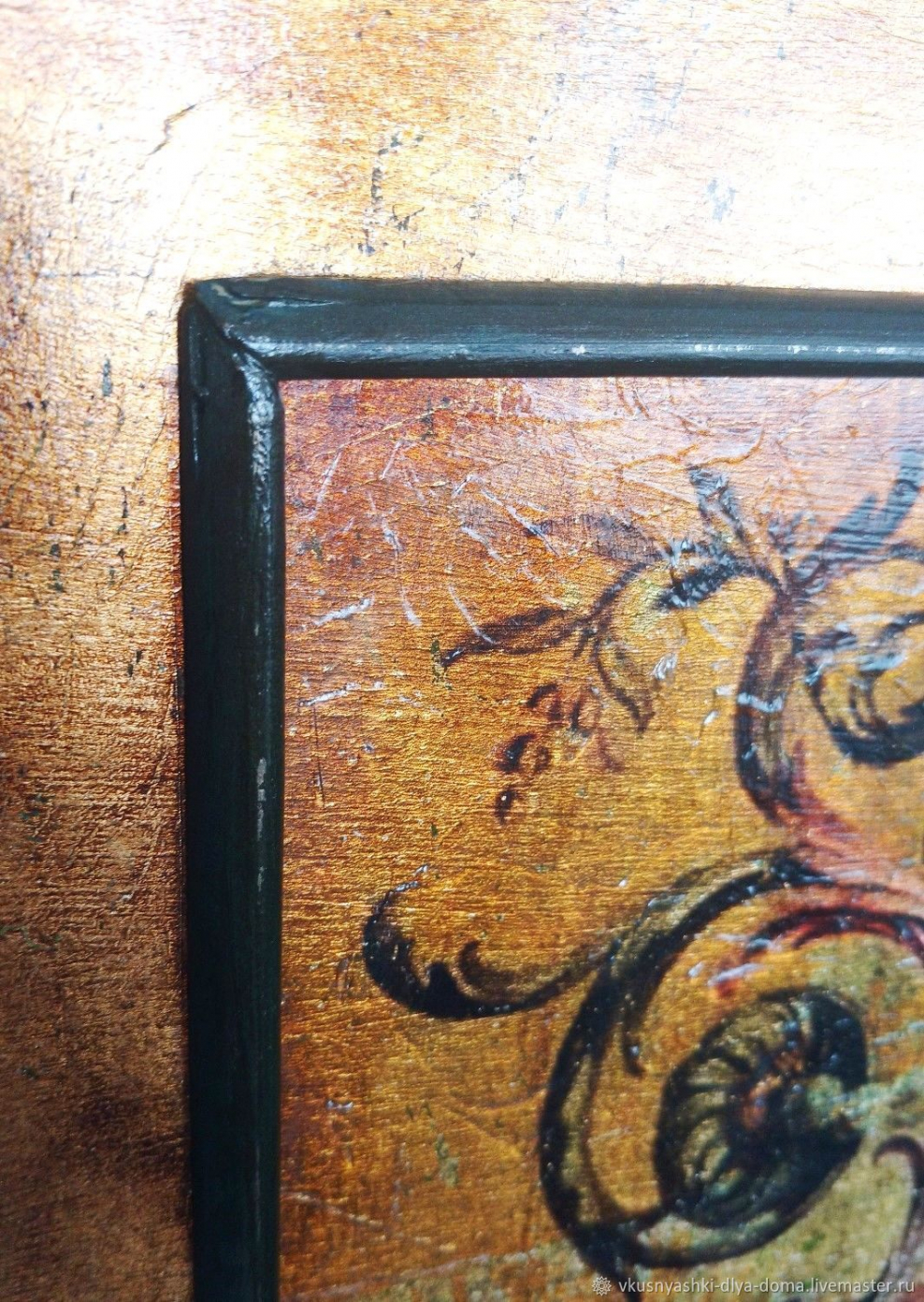 Декор щитка в прихожей