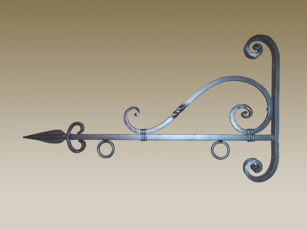 Кованый кронштейн