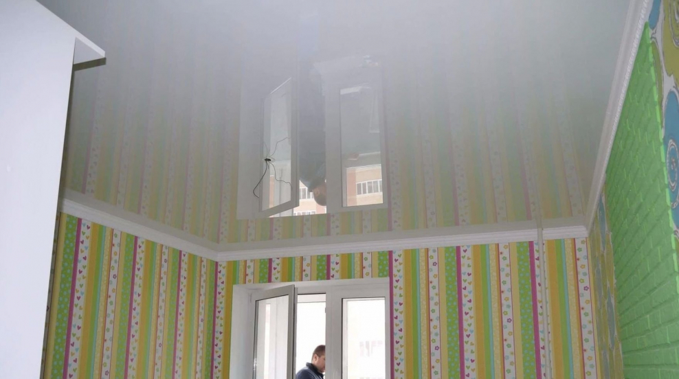 Натяжной потолок ПВХ глянцевый