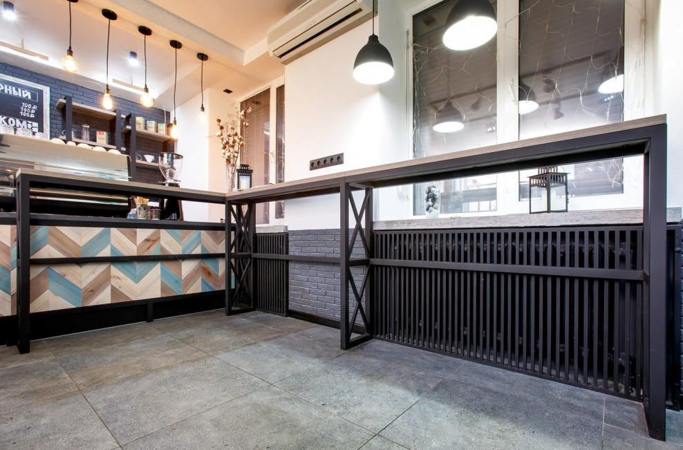 Барная стойка лофт в баре