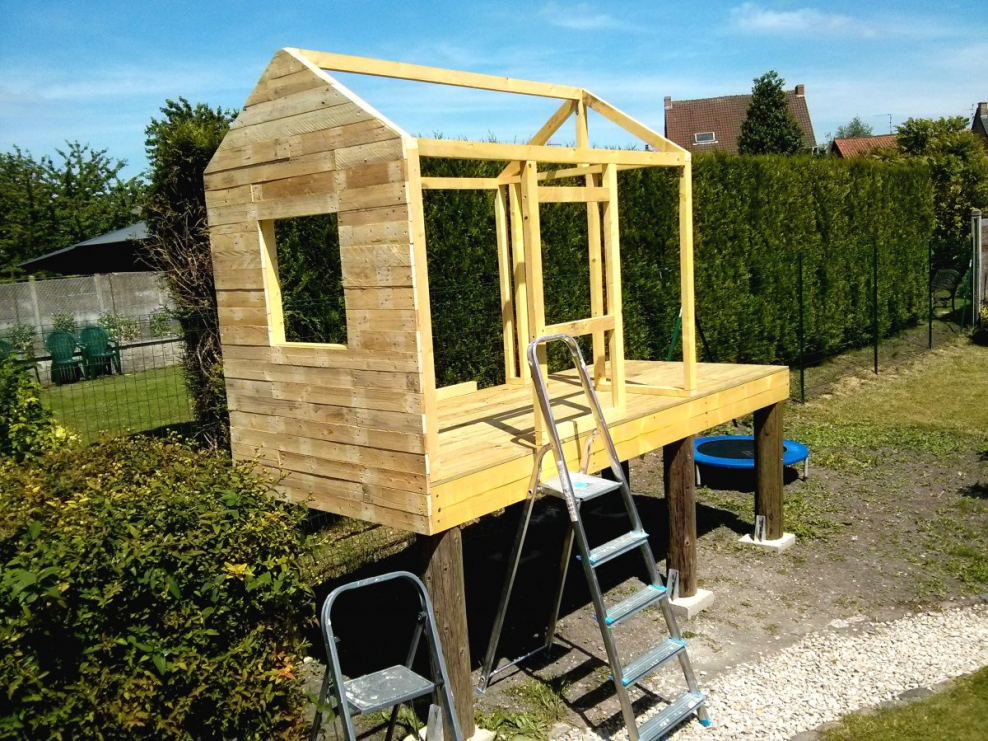 Тини Хаус с террасой