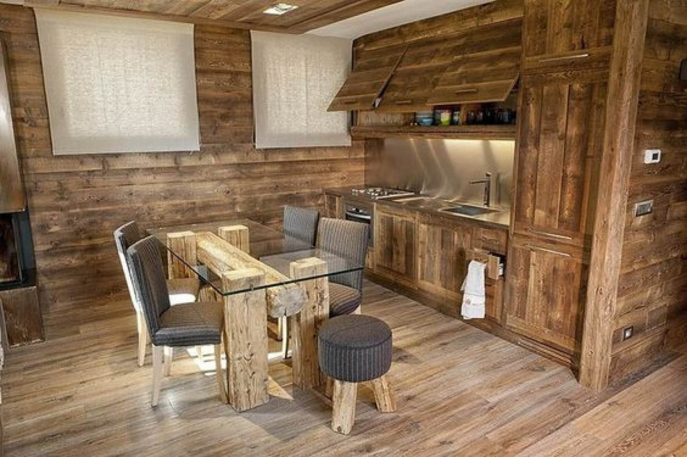 Состаренное дерево в интерьере