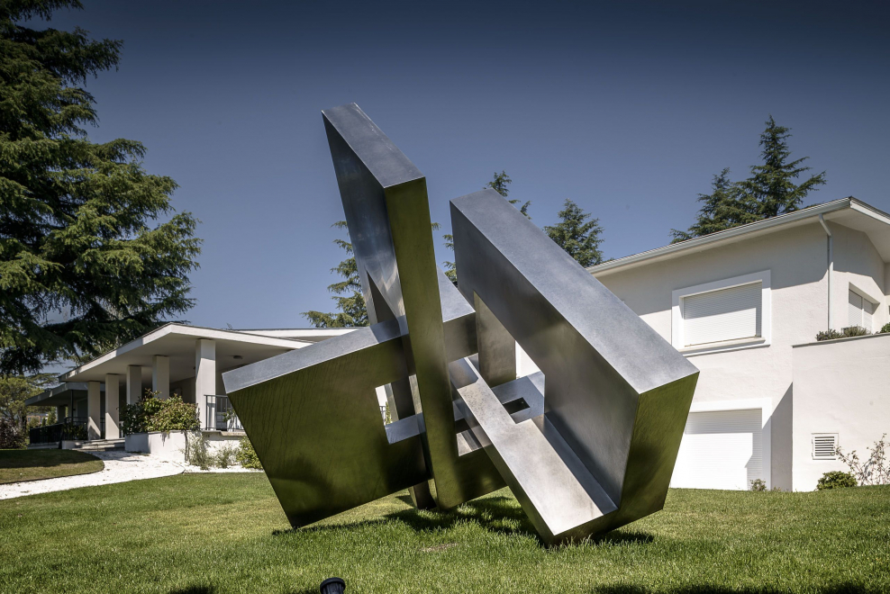 Скульптуры в стиле конструктивизм