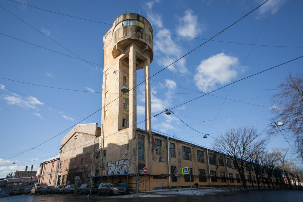 Водонапорная башня завода красный гвоздильщик в Петербурге