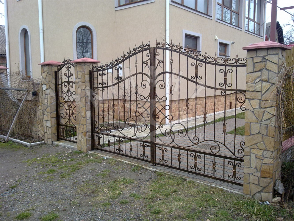 Кованые ворота