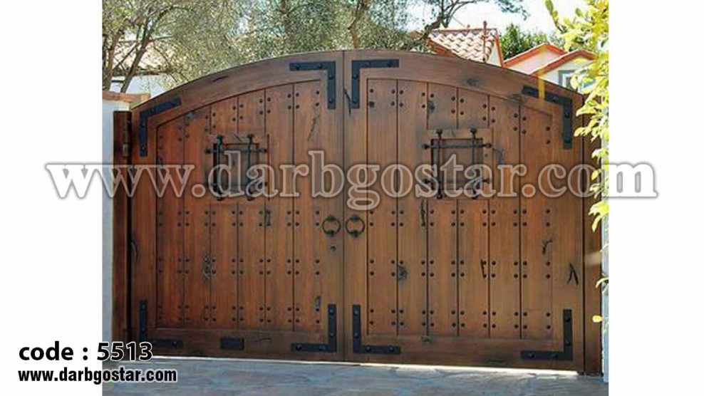 Красивые деревянные ворота