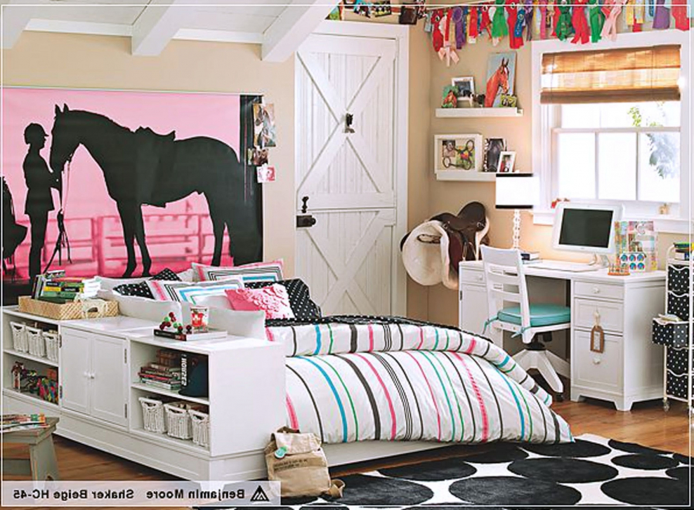 Комната в конном стиле