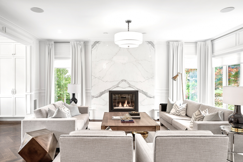 Гостиные в классическом стиле интерьеры белые