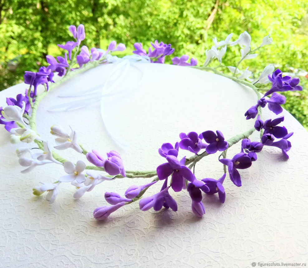 Сиреневое украшение на стену