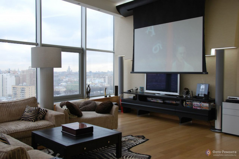 Проектор в гостиной