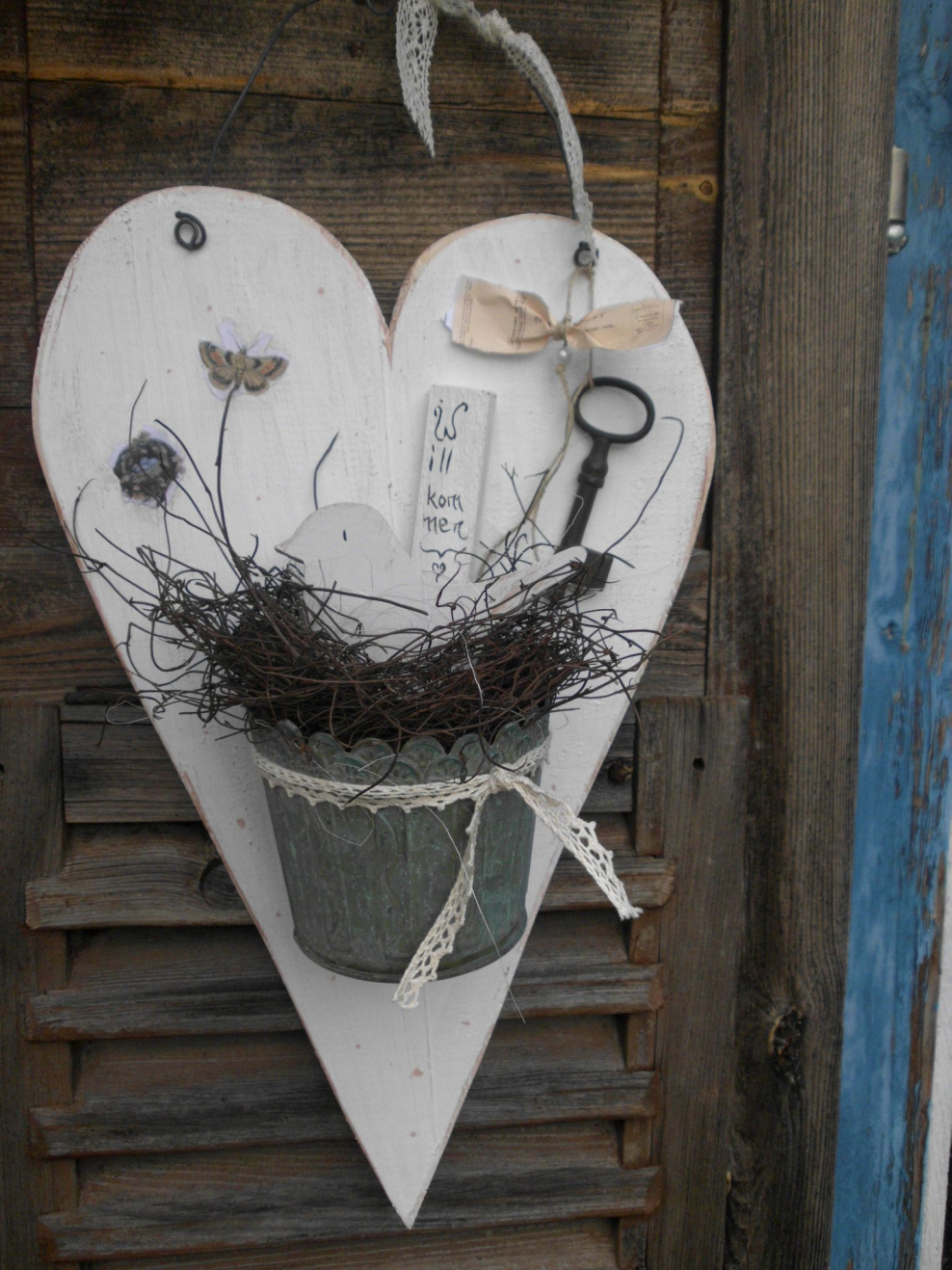 Деревянное сердце в скандинавском стиле
