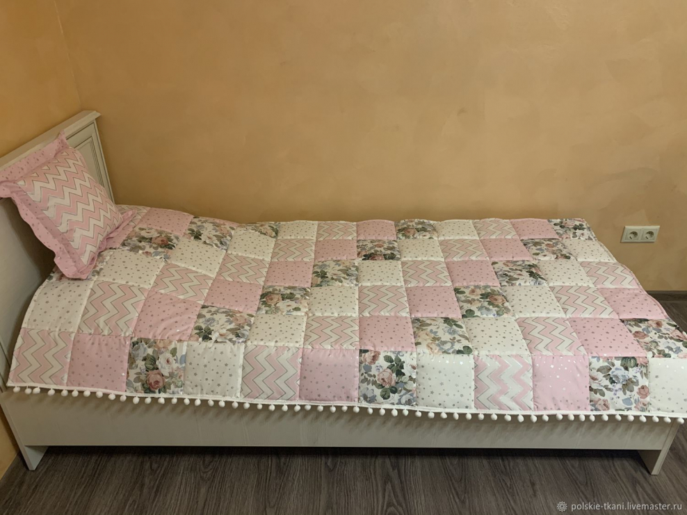 Лоскутное покрывало на кровать
