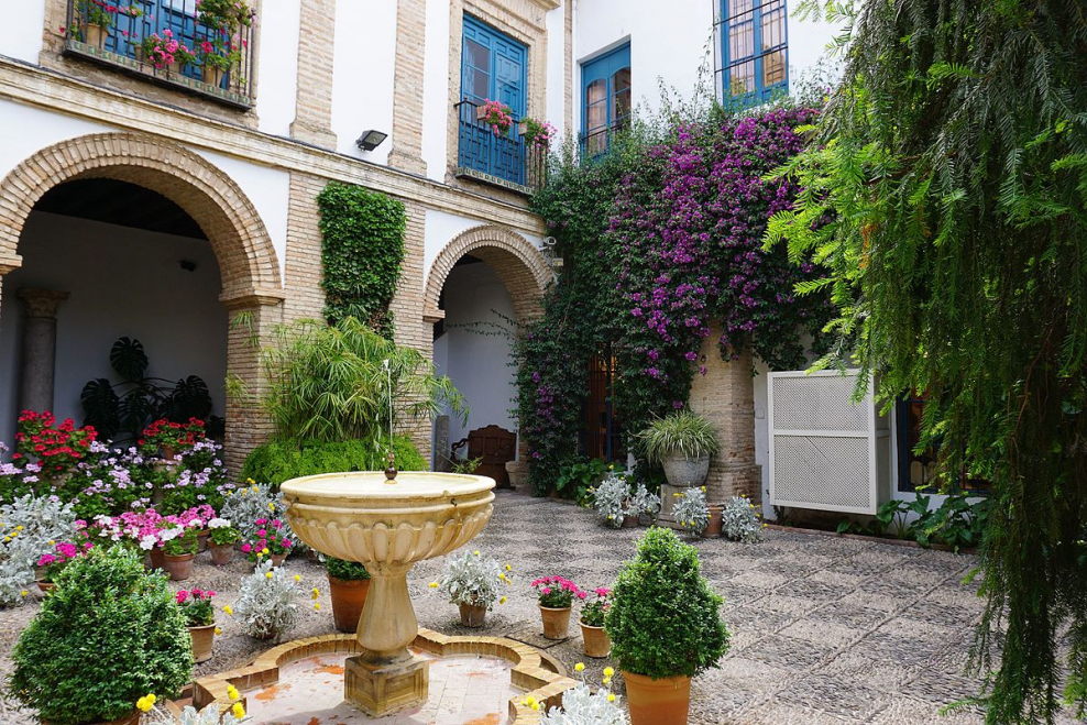 Патио в Испании