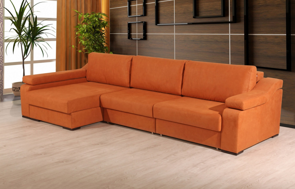 Длинный диван