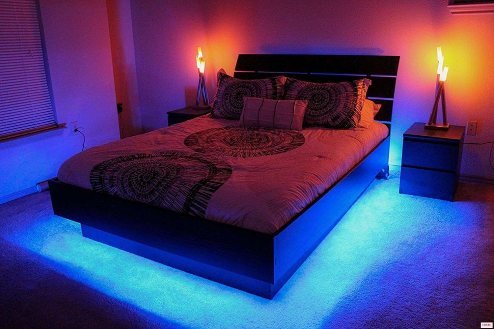 Спальня с неоновой подсветкой