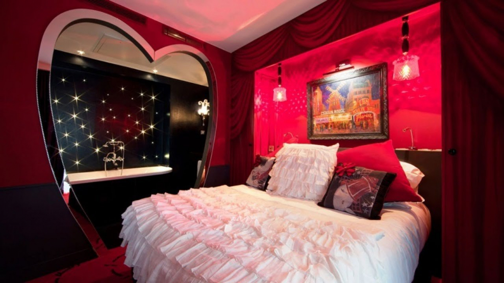 Эротическая подсветка спальня