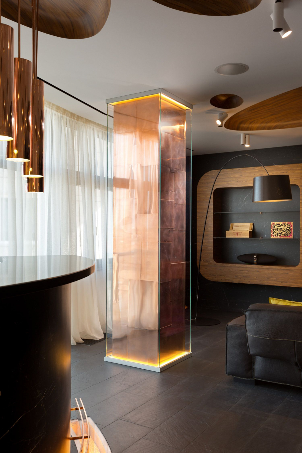 Необычные колонны в интерьере