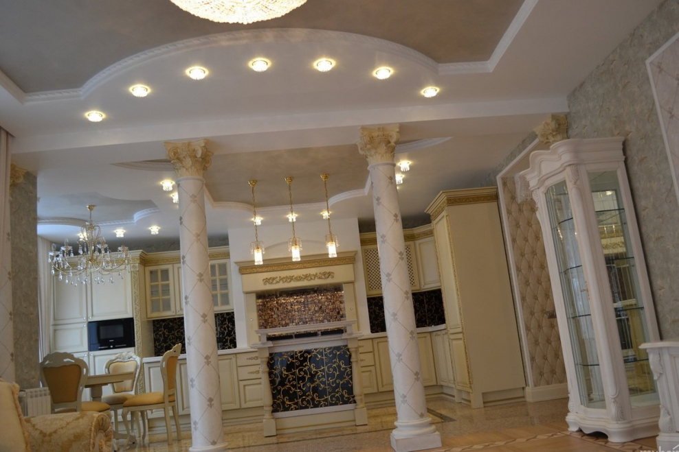 Колонны в современном интерьере