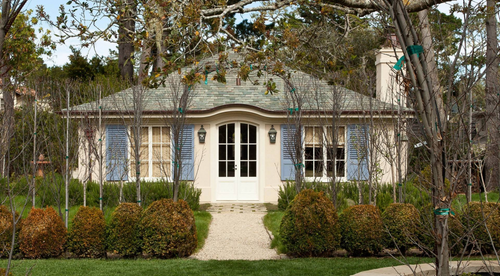 Одноэтажный дом во французском стиле