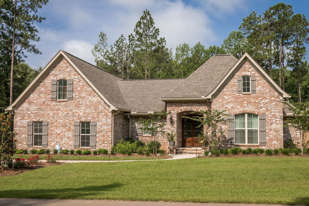 Одноэтажный дом в стиле Тюдор