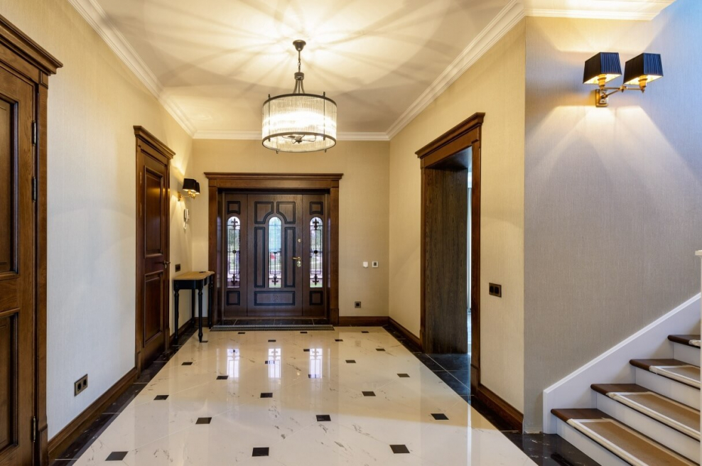 Отделка коттеджа внутри