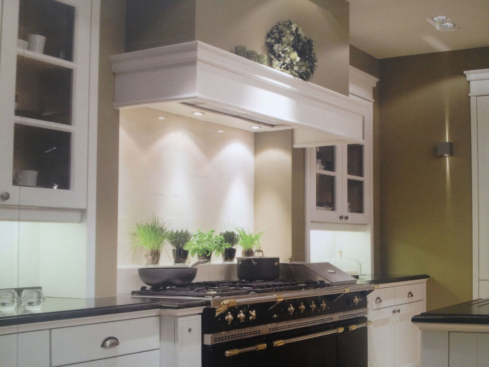 Встроенная вытяжка короб