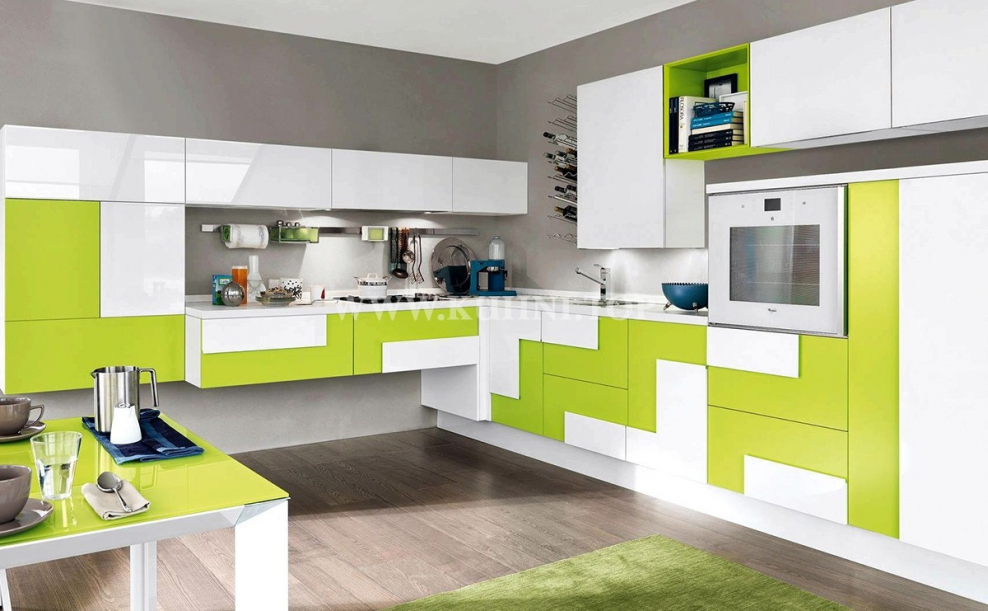 Яркий интерьер кухни