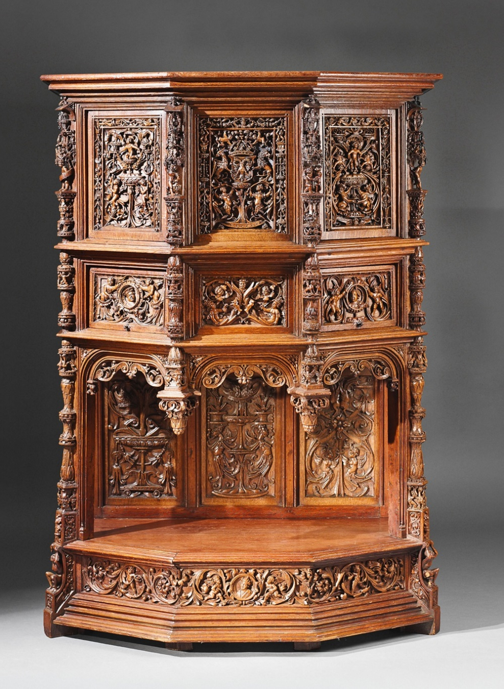 Дрессуар эпохи Возрождения