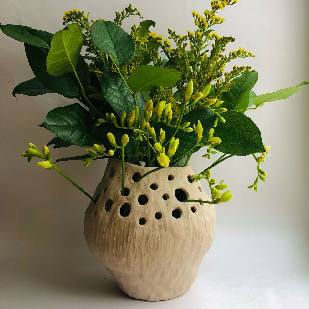 Вазы с дырками