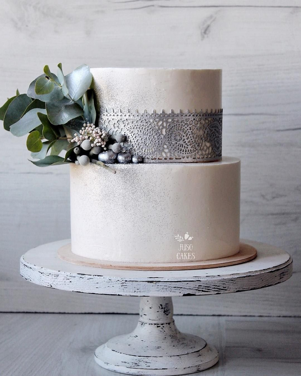 Стильный торт