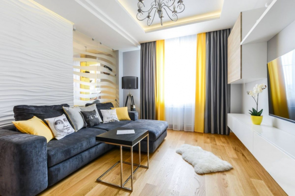 Гостиная с яркими акцентами