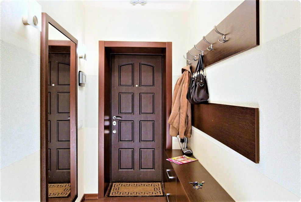 Интерьер большой прихожей