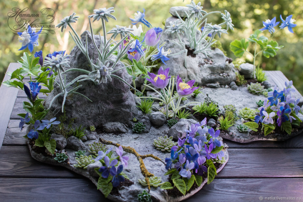 Альпийская горка из глины