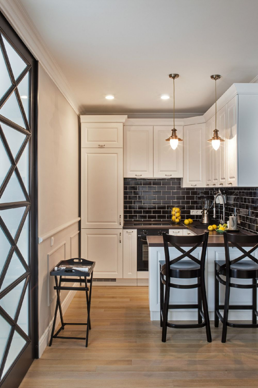 Черная кухня в скандинавском стиле