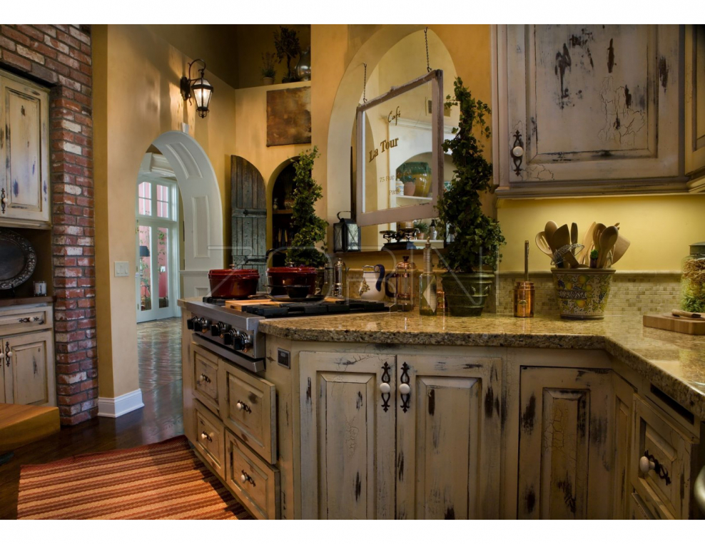 Кухня в старинном стиле